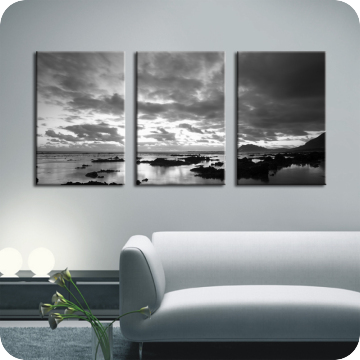 Bild zu Leinwandbild dark bay